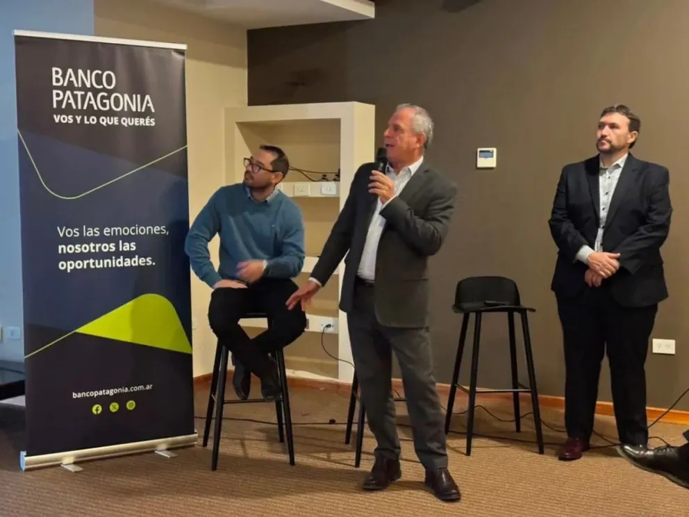 el Banco Patagonia llevó adelante este miércoles un encuentro en el Hotel Rucantu de Choele Choel, en el marco del ciclo “Acompañando a quienes hacen”. Fotos: Gian Stabile.