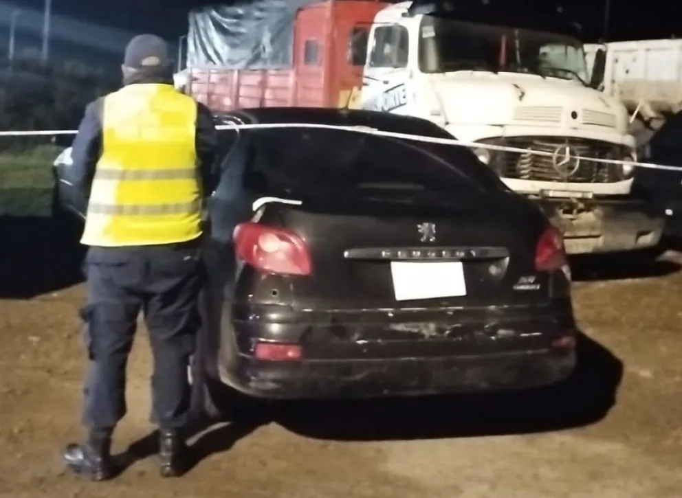 Vehículo Peugeot secuestrado por la Policía rionegrina. 