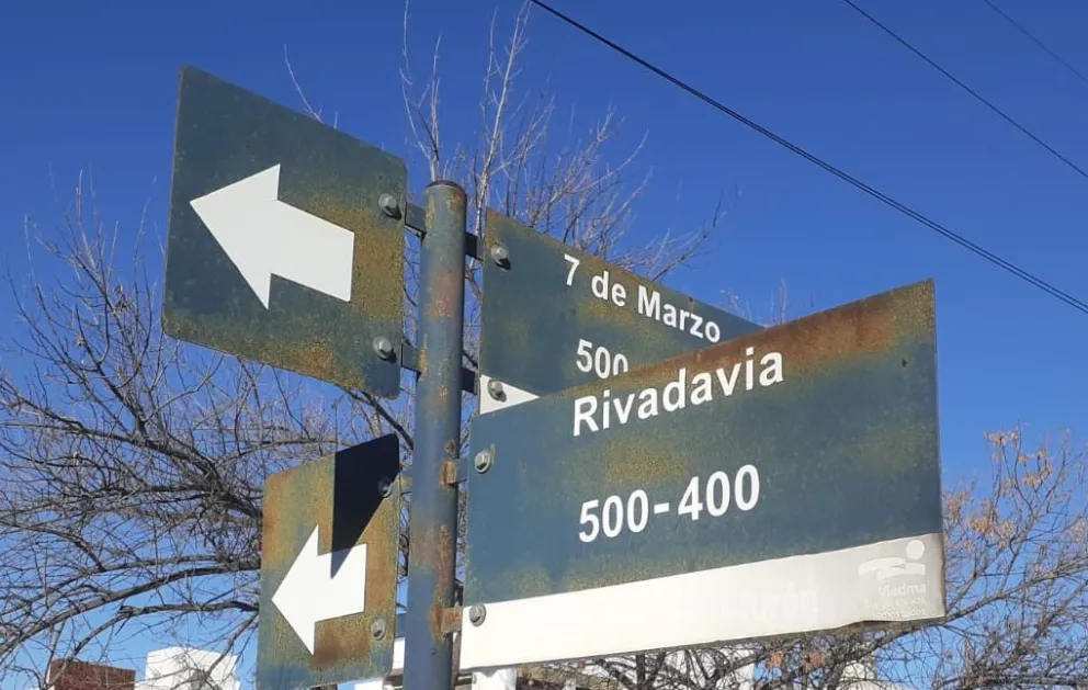 La esquina del accidente donde funciona el sistema de onda verde que permite dejar el centro por una vía rápida. Foto NoticiasNet.