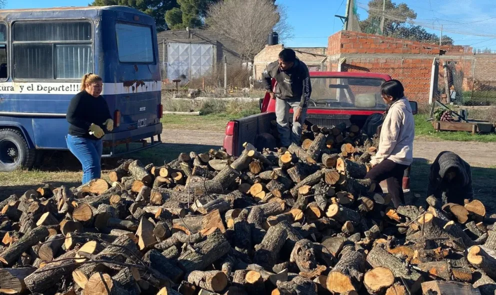Desde la comuna local recordaron que el relevamiento social continúa abierto para detectar casos de emergencia habitacional o climática. Fotos: Comuna Fuerte San Javier.