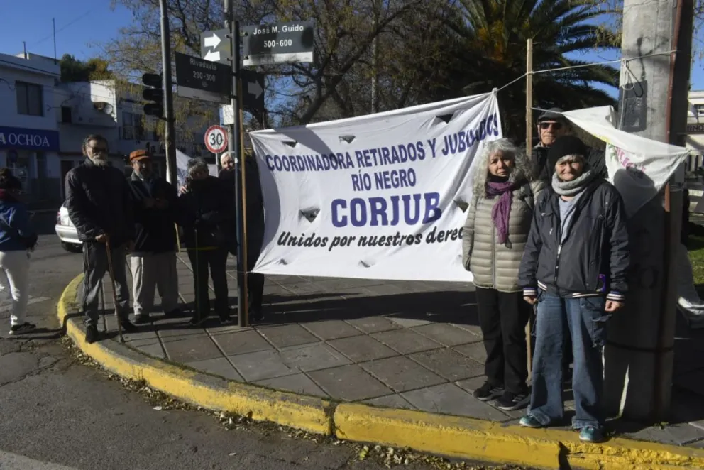 Durante la mañana repartieron panfletos informativos y conversaron con la gente que circulaba en la calle. Foto: Vanesa Schwemmler para NoticiasNet.