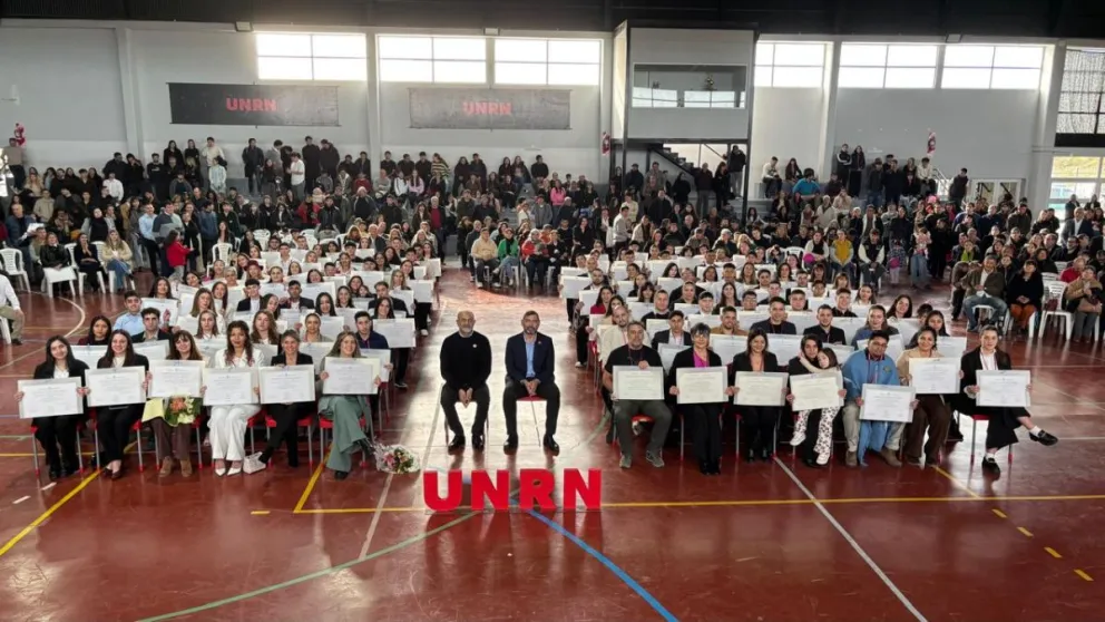 En Viedma, el rector de la UNRN reclamó que se cumpla la Ley de Financiamiento Universitario. Foto: UNRN