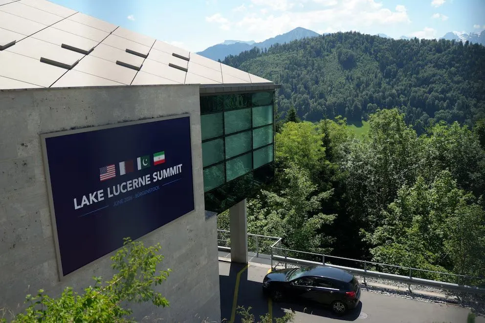 La cumbre se desarrolla en un resort a orillas del lago Lucerna, en los Alpes suizos.