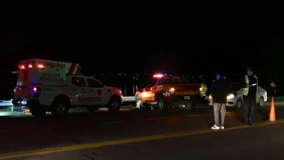 Las cuatro víctimas eran hermanas y estaban radicadas en Catriel. El siniestro se produjo a pocos kilómetros de Santa Rosa, ayer a la noche. Foto Gentileza Diario La Arena.