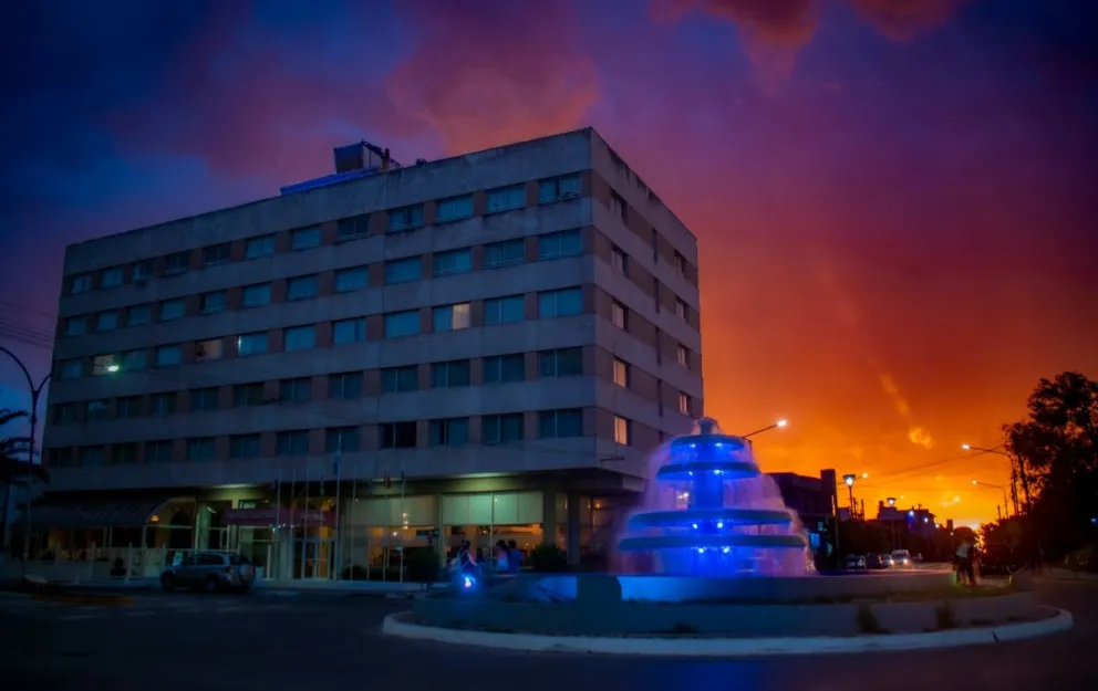 Mientras una de las principales agencias meteorológicas prevé una mañana gris y temperaturas bajo cero, la otra anticipa un arranque más benévolo. Foto: Vanesa Schwemmler.