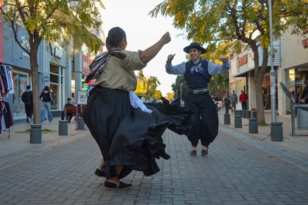 Gracias a la propuesta, que combinó ofertas y distintos espectáculos, se generó un gran movimiento. Fotos: Emanuel Mirenghi
