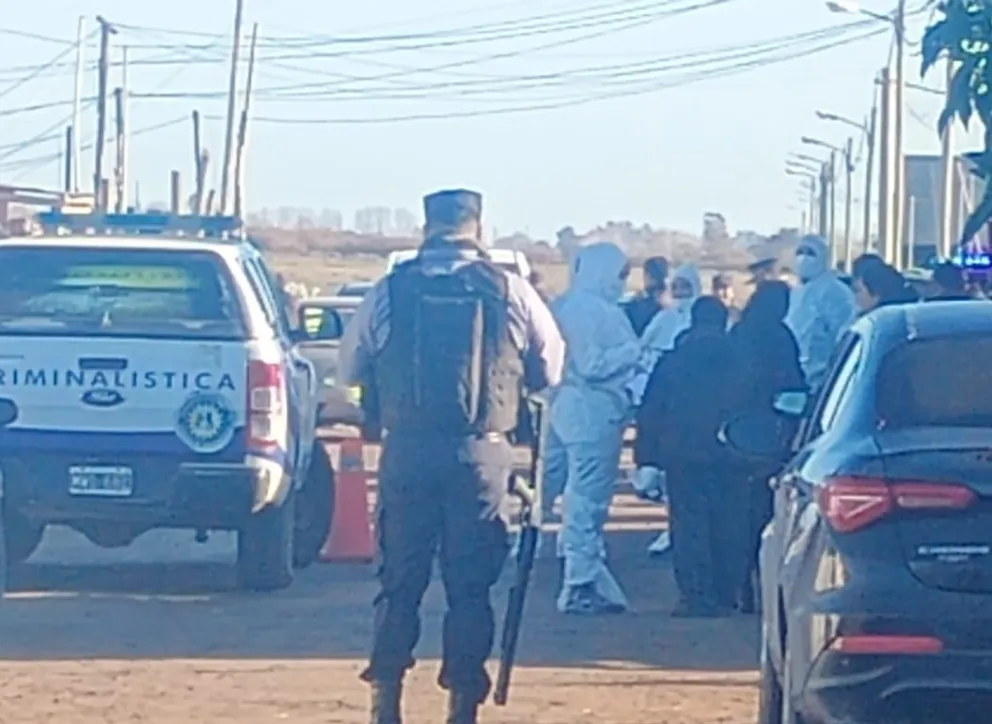 Móvil de la seccional que actúa en la investigación del caso. Foto NoticiasNet (archivo).