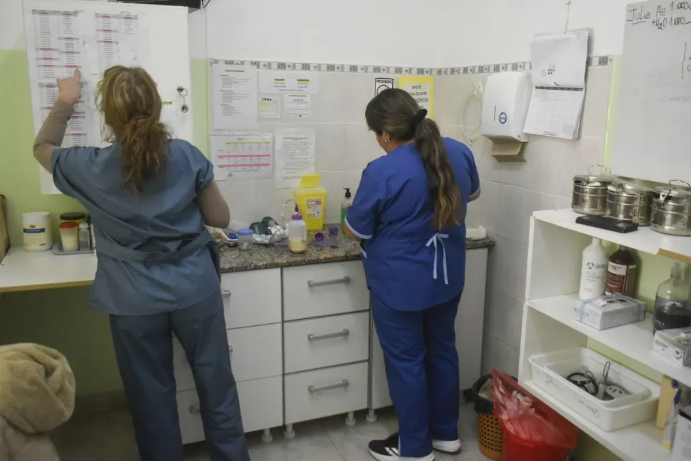El hogar de ancianos se encuentra ubicado dentro del predio del hospital Pedro Ecay. Fotos Vanesa Schwemmler para NoticiasNet.