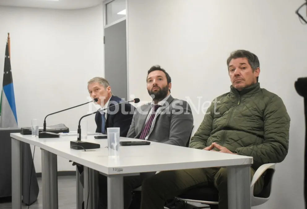 El acusado, Claudio Eugster, con sus abogados, Manuel Maza y Luciano Perdriel. Foto: NoticiasNet
