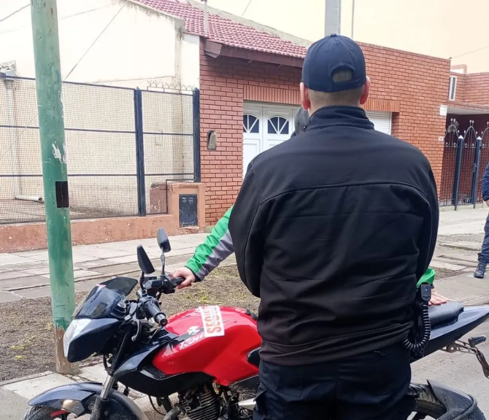 La Rousser quedó en poder de inspectores municipales. Foto gentileza.