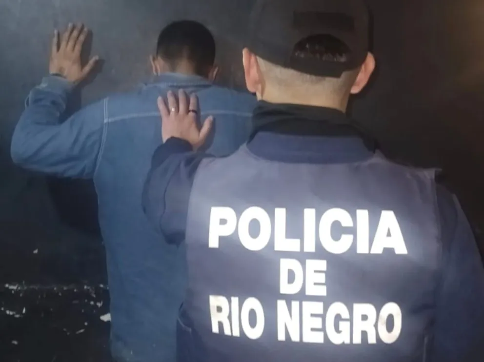 Tras la activación del protocolo previsto para este tipo de casos, detuvieron al sujeto en Las Grutas. Crédito: Gobierno de Río Negro