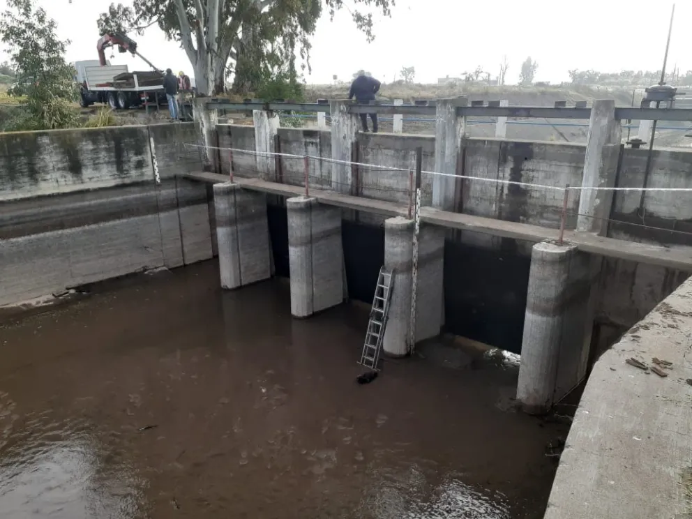 Desde el gobierno provincial trabajan en la modernización de la infraestructura hídrica. Foto: gentileza 