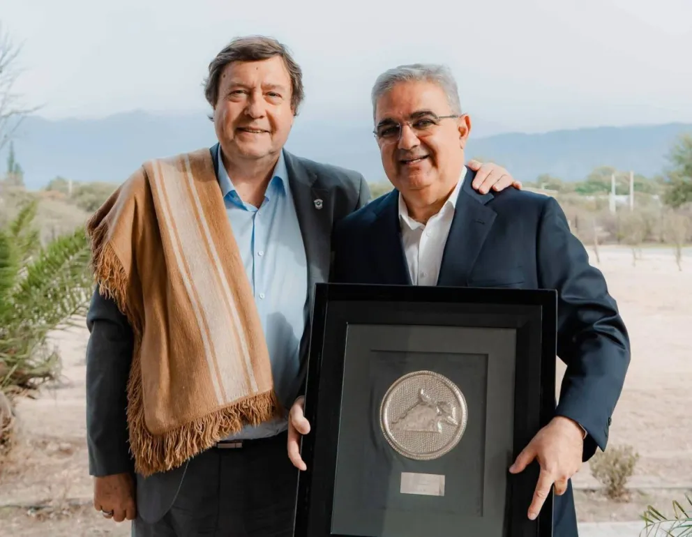 El mandatario rionegrino junto a su colega norteño. Fotos gentileza.
