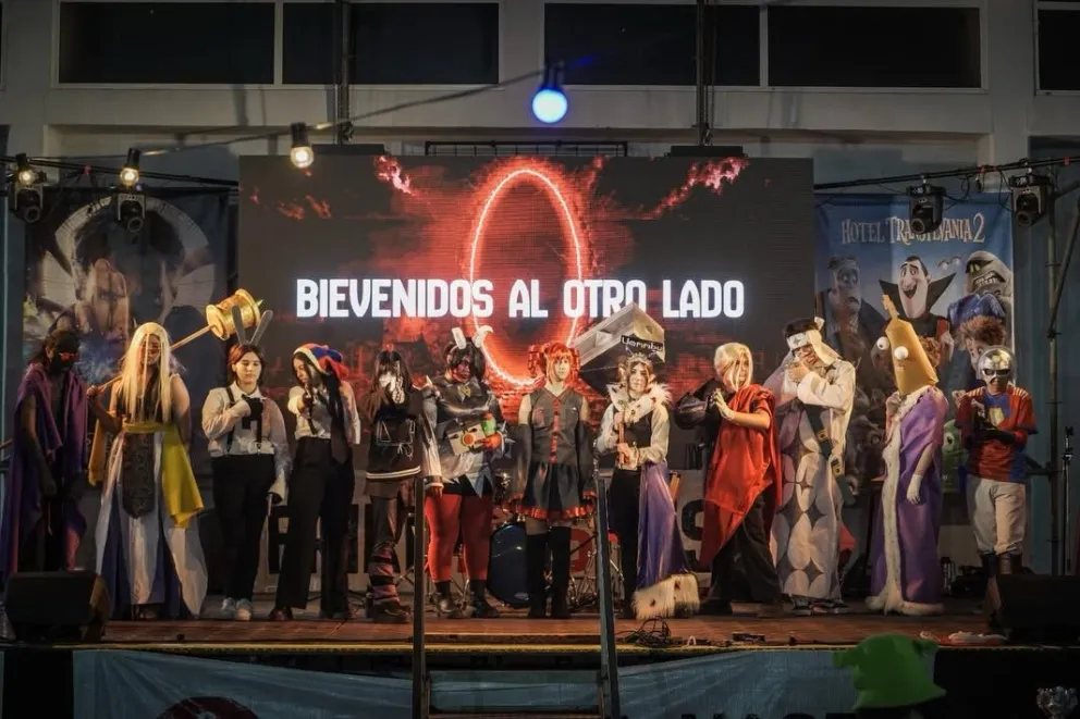 Desde el tierno desfile "chibi" del debut hasta la pasión de los certámenes mayores de cosplay, el evento unió a jóvenes y familias de toda la Comarca. Fotos: Gentileza Minga Producciones.