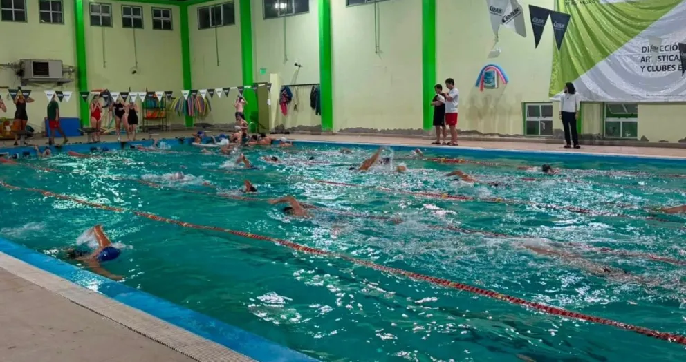 Se puso en marcha una rigurosa capacitación municipal que pondrá a prueba el límite físico y mental de los inscriptos. Foto: Municipalidad de Viedma.
