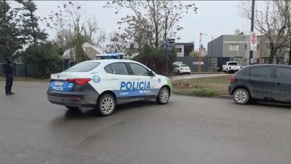 Personal policial y de fiscalía se encuentran trabajando en el lugar. Foto gentileza.