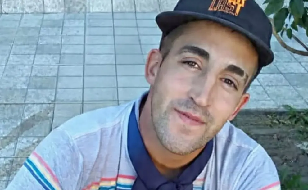 Brian Dumrauf fue asesinado con múltiples heridas de arma blanca y el principal sospechoso es su amigo Martín Len, quien se entregó en la Comisaría Primera de Viedma. Foto gentileza.