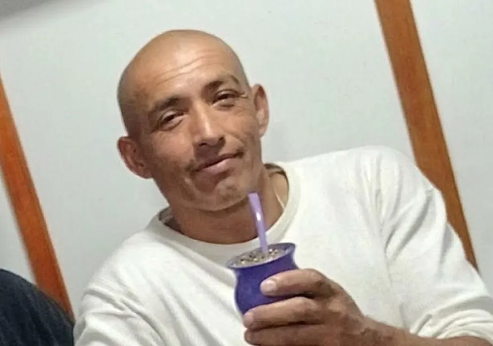 Eduardo Morales, marinero de Sierra Grande, murió tras caer al agua por un presunto accidente. 