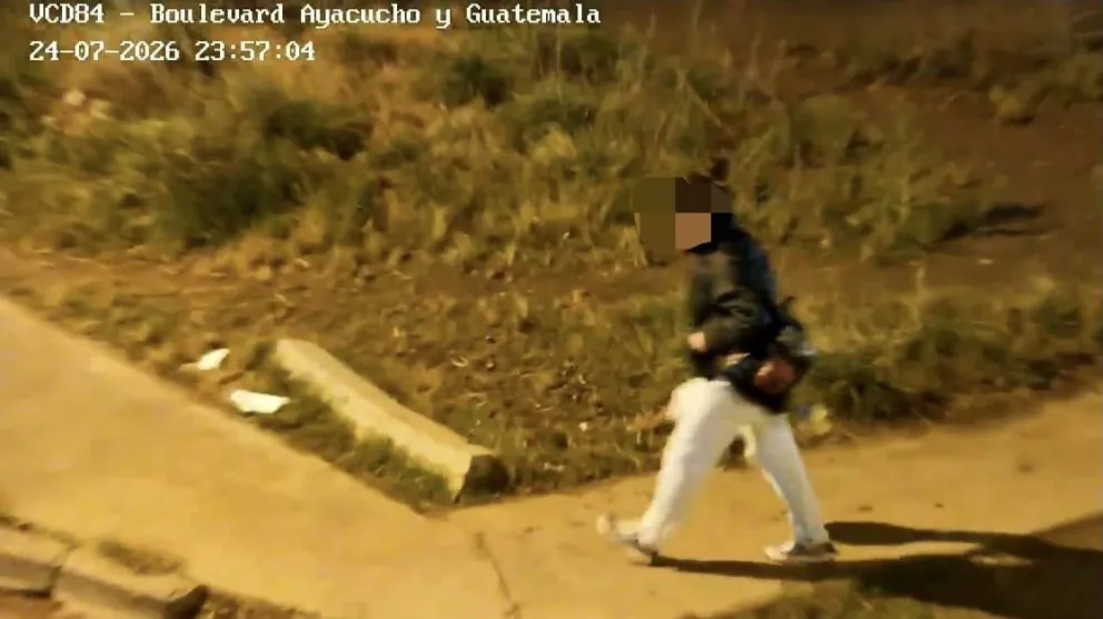 Tras casi cuatro horas de incertidumbre, la policía de Río Negro logró restituir a la joven a su entorno familiar. Foto gentileza Gobierno de Río Negro.