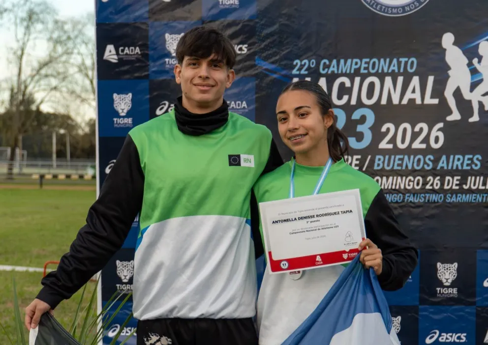 Orgullo viedmense: Damián Suarez Kreiber y Antonella Rodríguez Tapia se lucieron en el Nacional de atletismo. 
