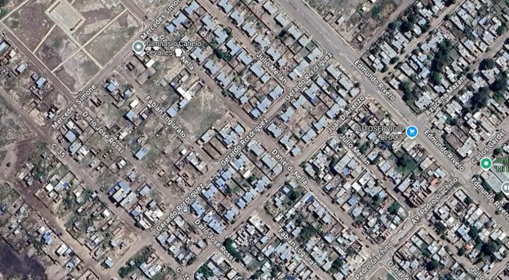 La reconstrucción del hecho permitió establecer que el disparo se produjo en el barrio 22 de Abril, aunque la víctima fue asistida varias cuadras más adelante, en el 30 de Marzo.  Foto: Archivo.