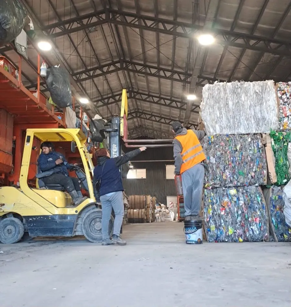 La operación se concretó luego de varios meses sin envíos de algunos de esos productos, en un contexto marcado por la caída del valor de los reciclables y las dificultades que atraviesa la economía circular. Foto: Gentileza.