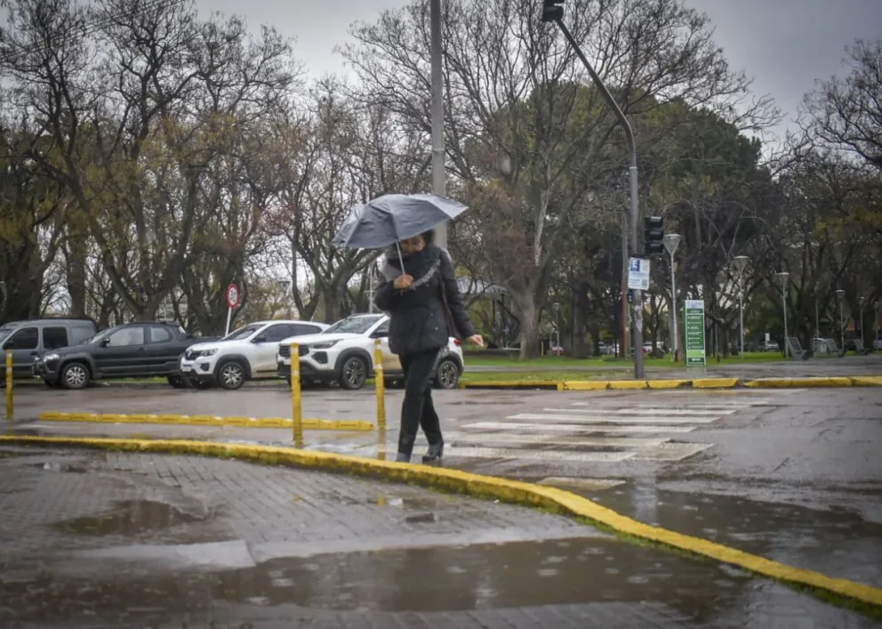 El sábado se presentará con bajas temperaturas, chaparrones y viento fuerte, mientras que el domingo comenzará una mejora en las condiciones. Foto: Archivo.