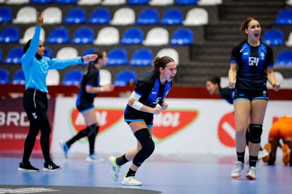 Melina Cabrera sigue sumando experiencia. Fotos IHF.