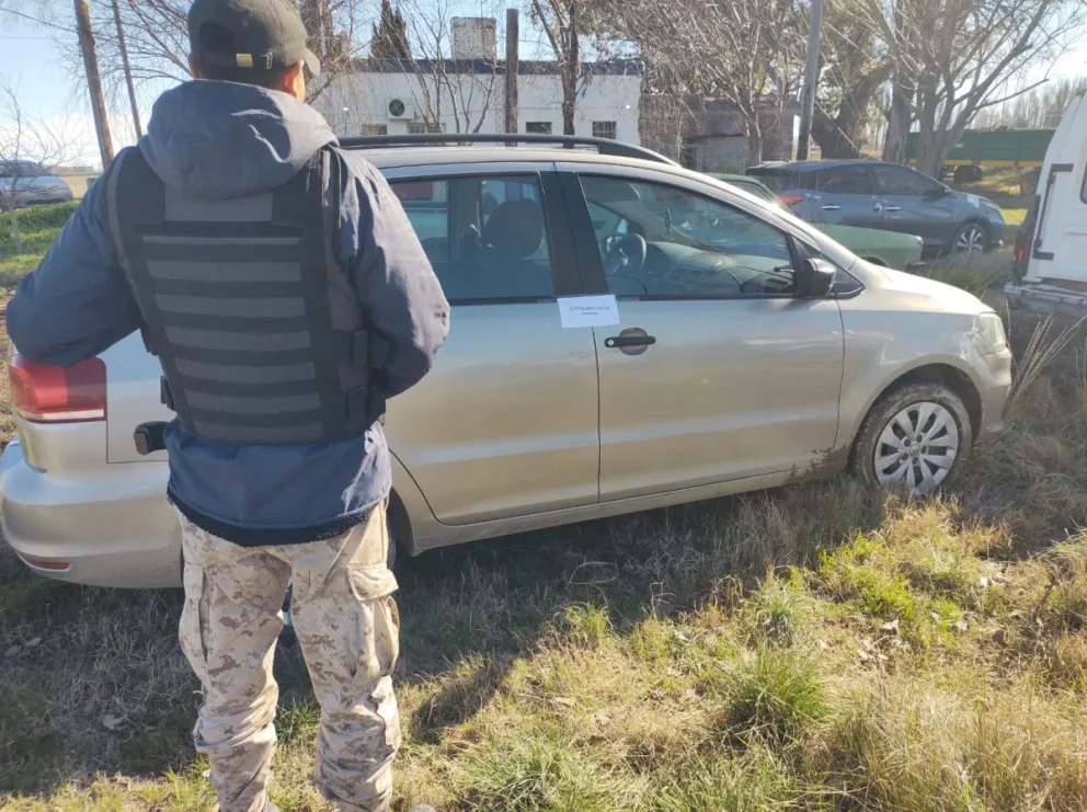 El vehículo fue secuestrado por el personal policial -foto gentileza. 