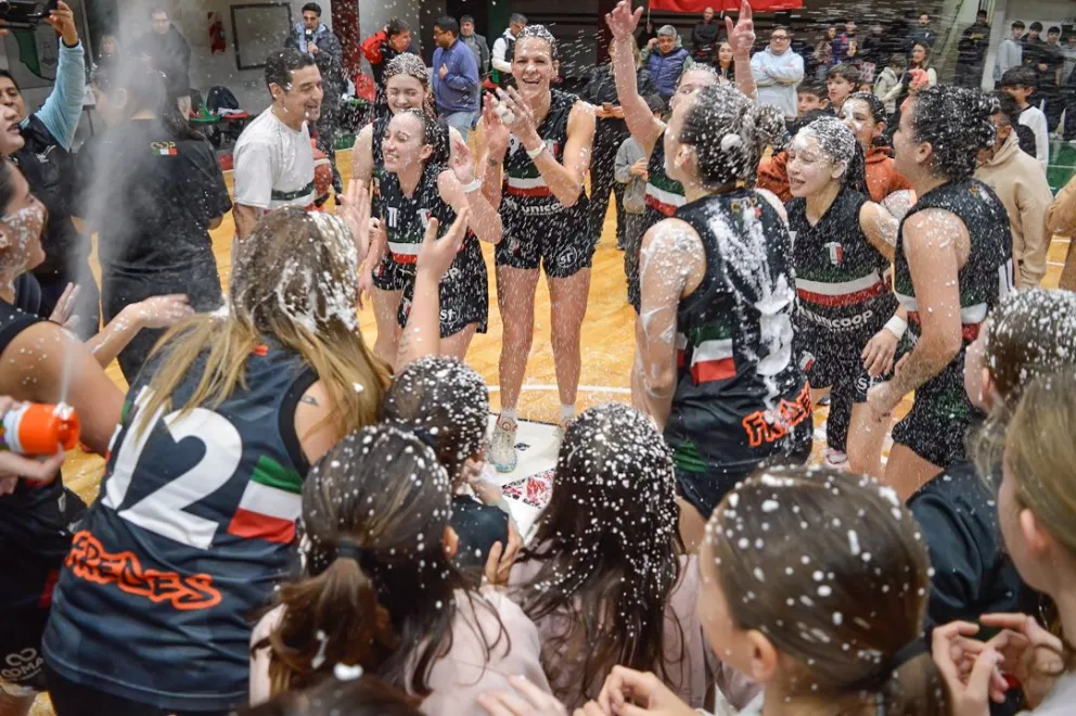 La fiesta de las campeonas y el desafío de seguir creciendo. Fotos: Emanuel Mirenghi.