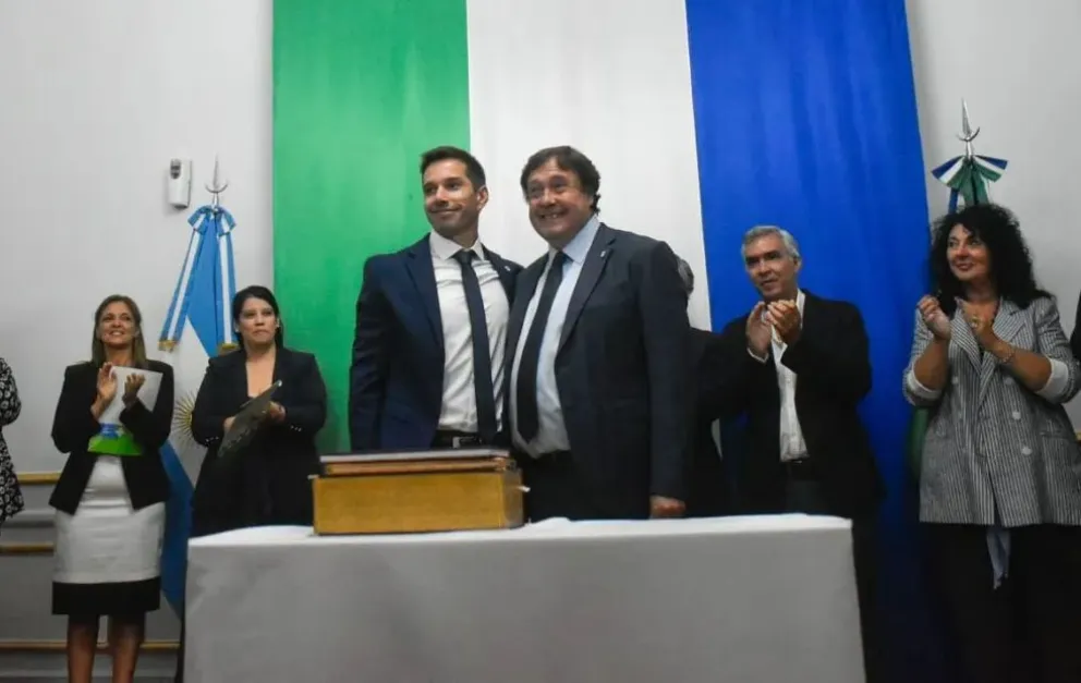 El funcionario destacó que la medida reconoce el desempeño del personal en áreas esenciales y busca devolverle a la ciudadanía una atención pública de calidad. Foto: Archivo NoticiasNet.