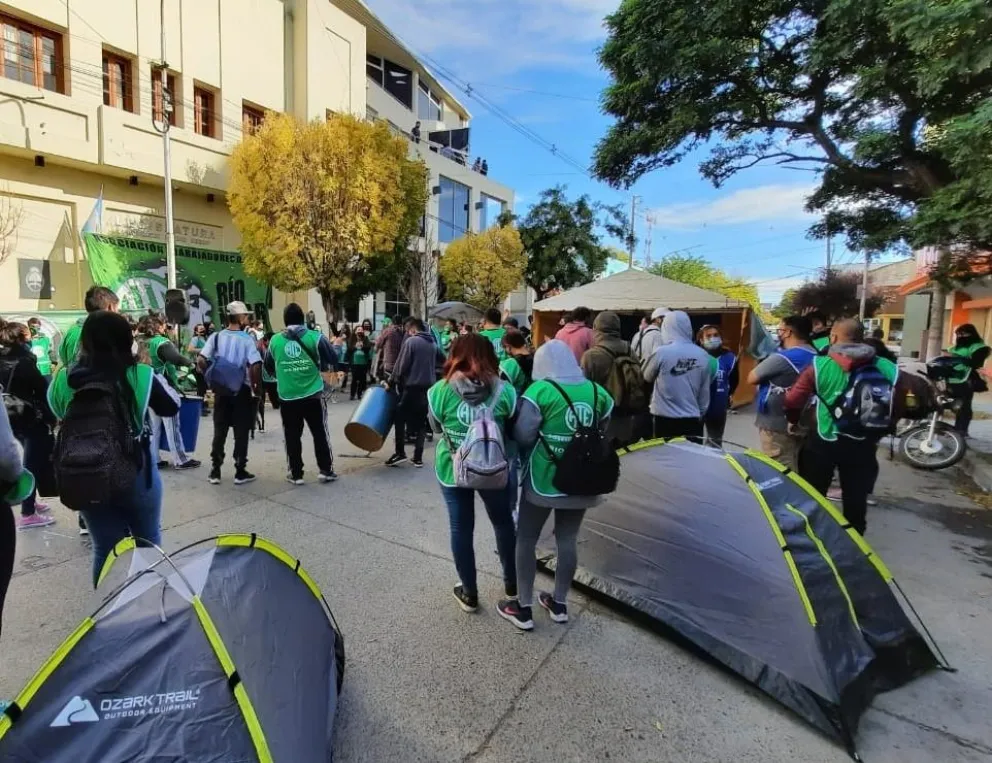La iniciativa representa un hito fundamental para garantizar la estabilidad laboral en el ámbito público rionegrino. Foto gentileza.