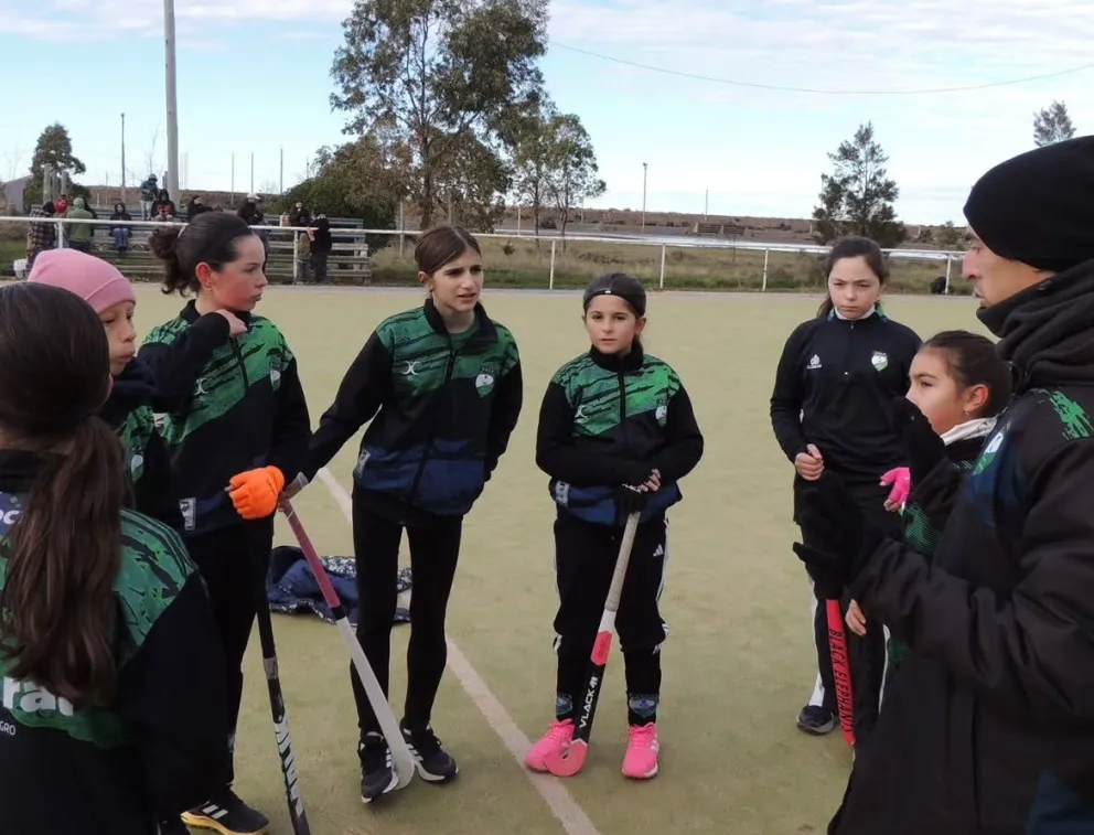 Comienza el segundo semestre para el hockey de la Comarca. Fotos prensa ADCP.