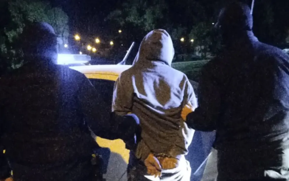 Tras ser captado por las cámaras del 911, quedó aprehendido por hurto agravado por escalamiento. Foto: Gentileza.