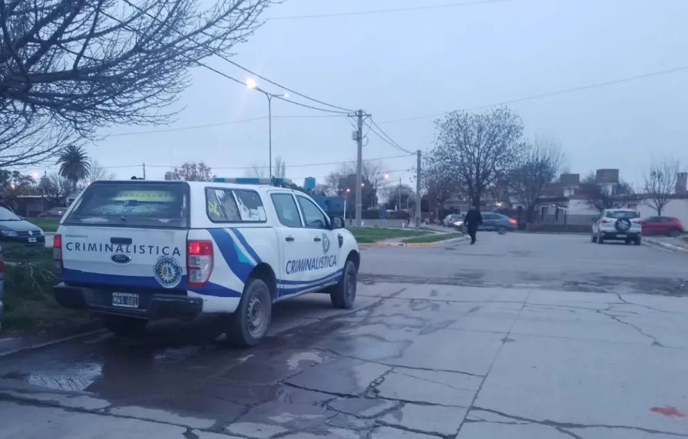 El impacto ocurrió en el límite entre los barrios Fátima y Zatti. Foto gentileza.