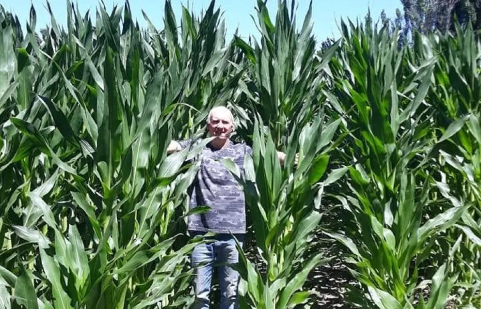 Hoy, con 56 años radicados en la colonia agrícola, repasa cómo se forjó el valle irrigado, el valor estratégico del agua y el impulso del sector privado en el desarrollo productivo. Fotos: Gentileza.