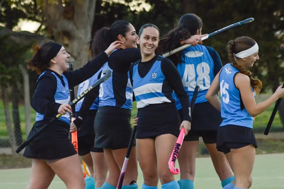 Comenzó con todo el Clausura de hockey. Fotos: Emanuel Mirenghi. 
