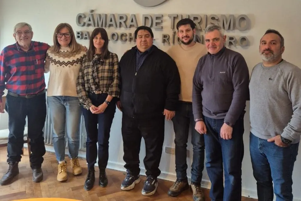 El hotelero Agustin Rodríguez, al centro de la imagen, encabeza la nueva comisión directiva de la institución. Foto gentileza.