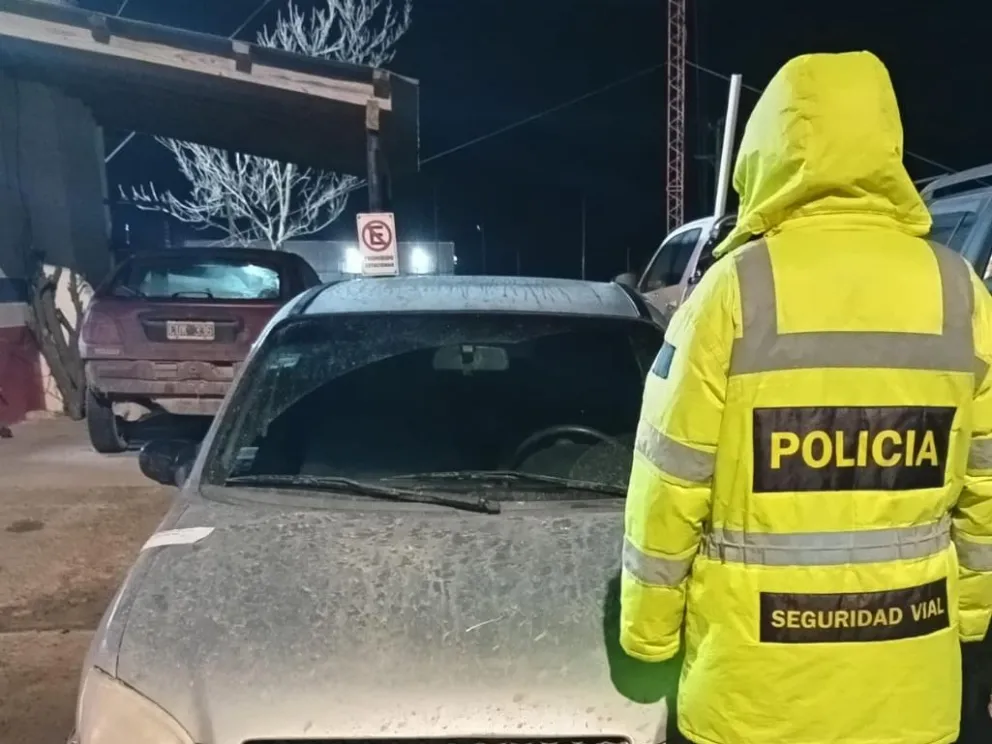 A la altura del barrio Lavalle escapó por las veredas con el Corsa. Foto gentileza.