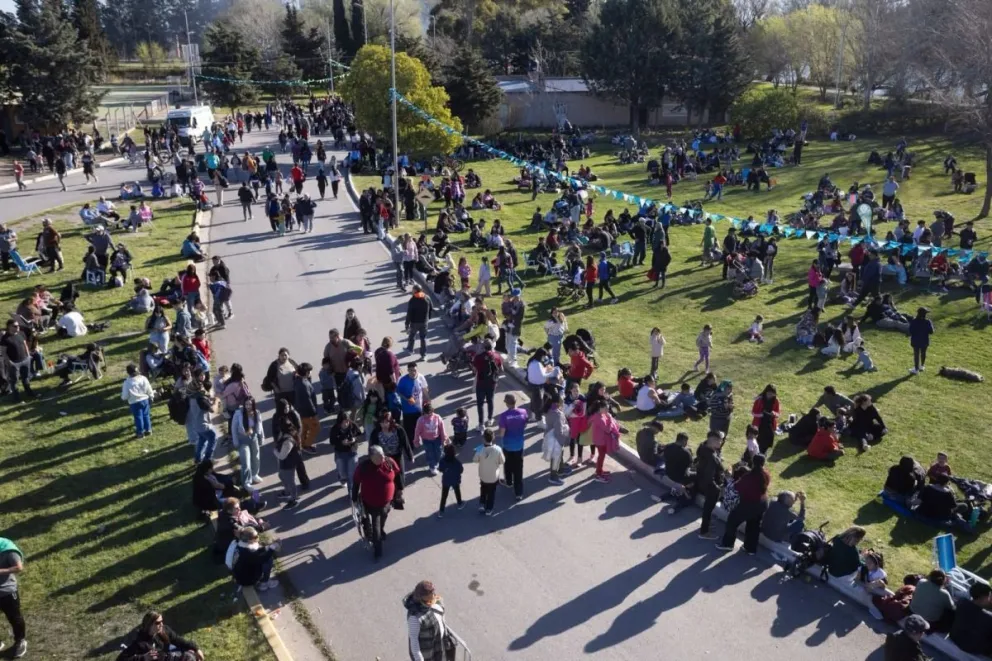 Con la excepción de 2020, cuando las actividades fueron suspendidas por la pandemia, la celebración se mantuvo centralizada durante más de diez años. Este 2026: habrá festejos gratuitos durante todo agosto en distintos barrios. Foto: Archivo. 