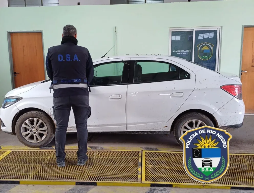 Automóvil "gemelo" en Viedma. Foto Policía de Río Negro. 