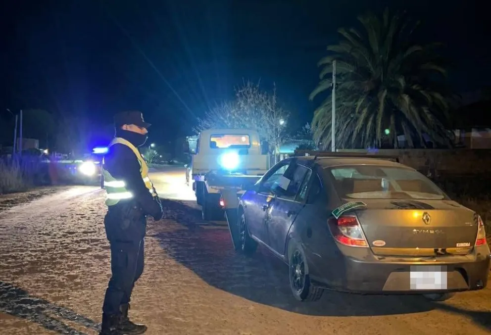 Dos hombres fueron sancionados por alcoholemia positiva y se les retuvo las licencias. Fotos gentileza.