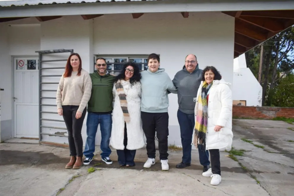 El presidente de la comisión, Iván Luengo, junto a la vicepresidenta, Cecilia Criado; el protesorero, Juan Pablo López Baquero; la tesorera, Raquel Rowe; la prosecretaria, Alicia Abarzúa; y el secretario, Fernando Presa. Foto: Vanesa Schwemmler.