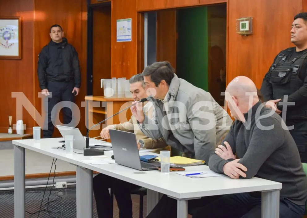 En la audiencia de cesura declararon cuatro familiares directos de las niñas víctimas convocados por el bloque acusador. Del lado de la defensa, la directora de una de las escuelas y dos maestras. Fotos NoticiasNet.