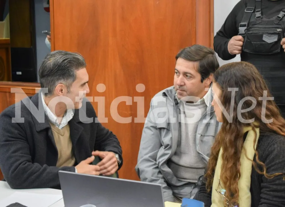 Osvaldo Andrés Leal en la audiencia de esta mañana junto a su abogado defensor Emiliano Gallego. Fotos NoticiasNet. 