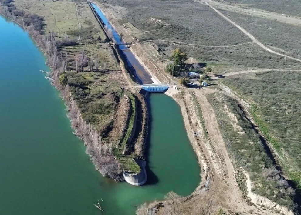 La zona de "Boca Toma", punto principal de ingreso del agua a los canales del Idevi. Foto gentileza.
