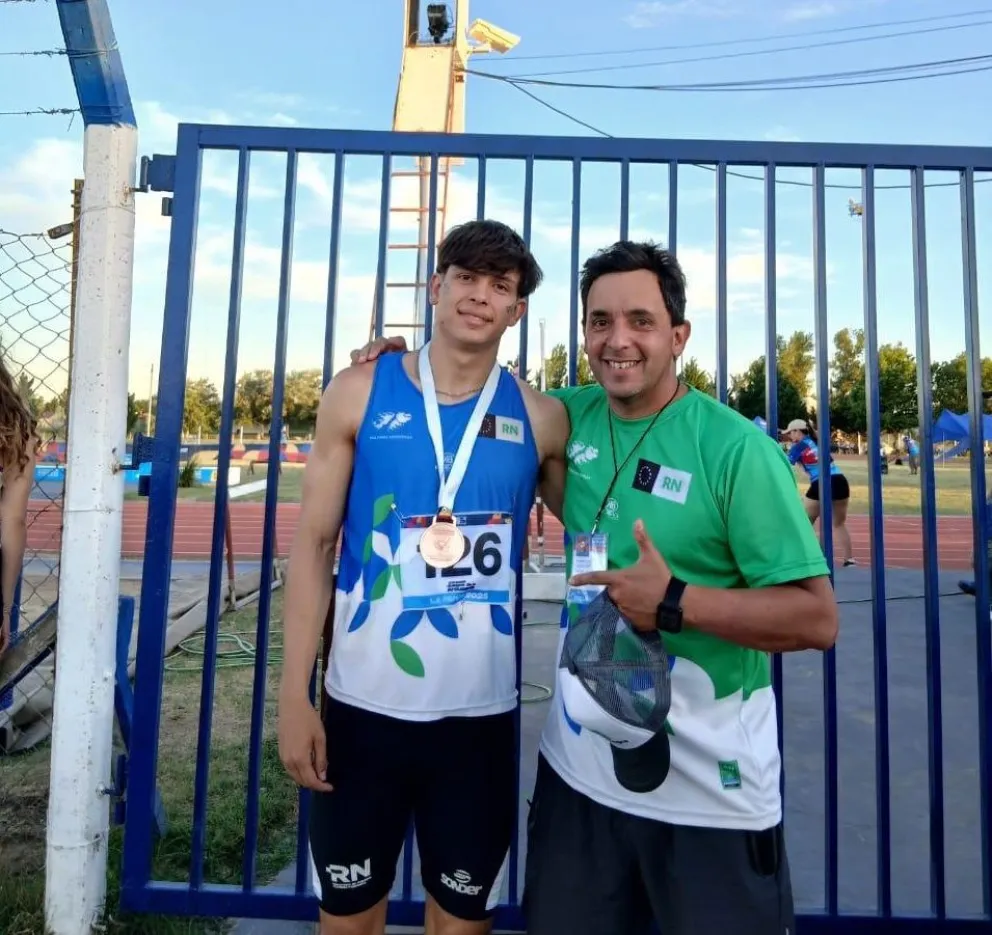 Damián Suárez Kreiber y su entrenador, Martín Vitanzi. Foto: gentileza 