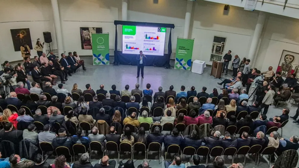 El gobernador de Río Negro presentó los lineamientos principales de trabajo para gestionar el arreglo de las rutas nacionales y el Tren del Valle. Foto: Gentileza.