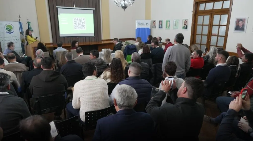 Fructífera reunión en San Antonio Oeste por el proyecto Argentina GNL. Foto gentileza. 
