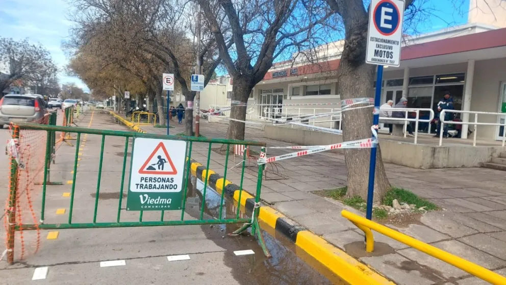 El objetivo es el de mejorar la circulación y mantener despejados los accesos al centro de salud. Foto: Gentileza.